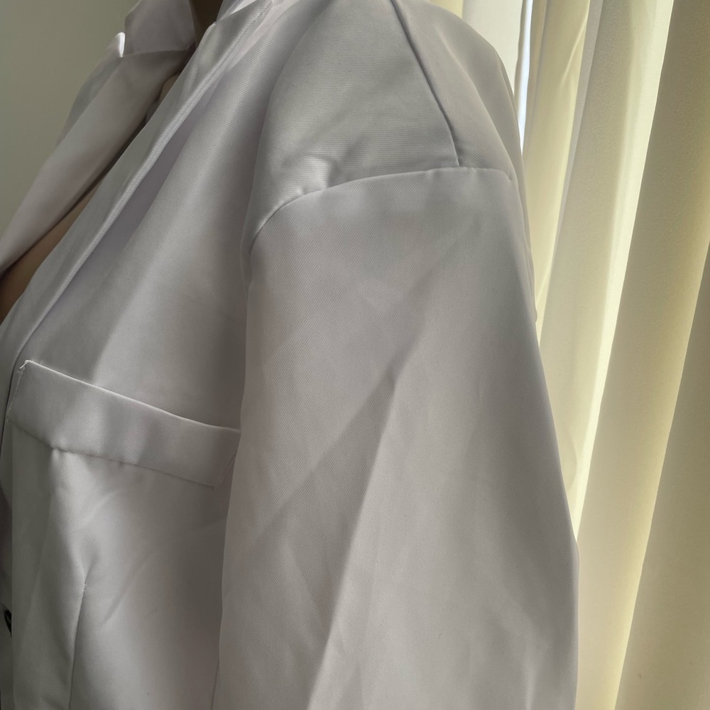 Elegant White Blazer - Picture 4 of 6